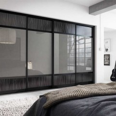 Шкаф-купе черного цвета Гера