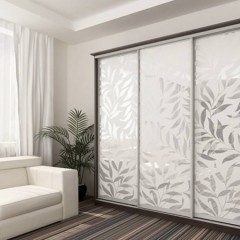 Шкаф-купе белого цвета Лист