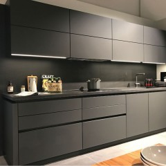 Кухня со скрытыми ручками Бланка