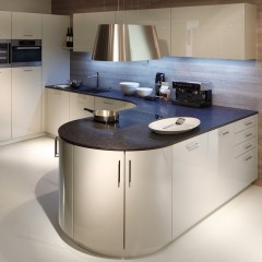 Кухня цвета шампань Дора