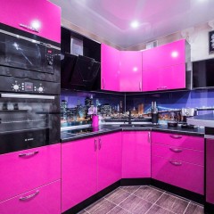 Кухня цвета фуксия Иантина