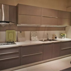 Кухня цвета кофе с молоком Маргаритес