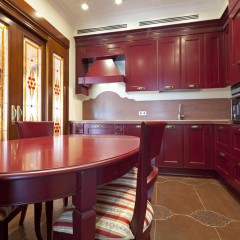 Кухня вишневого цвета Искра