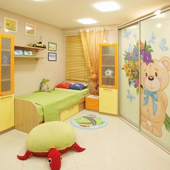 Шкаф-купе в детскую Мишка с цветами