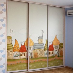 Шкаф-купе в детскую Домики