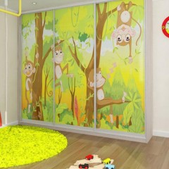 Шкаф-купе с детскую Обезьянки