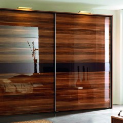 Шкаф-купе Глянцевый в спальню коричневый