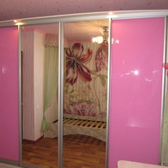 Шкаф-купе розового цвета Маттиа