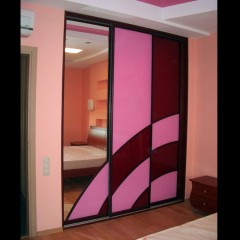 Шкаф-купе розового цвета Фабиано