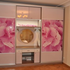 Шкаф-купе розового цвета Романо