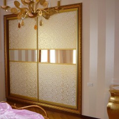 Шкаф-купе золотого цвета Люсиан