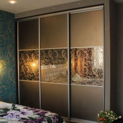 Шкаф-купе золотого цвета Гратин