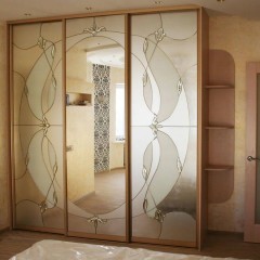 Шкаф-купе золотого цвета Маркэль