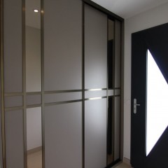 Шкаф-купе до потолка Леджер