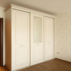 Шкаф-купе в классическом стиле Жермен