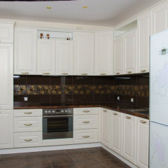 Белая кухня Томтэ